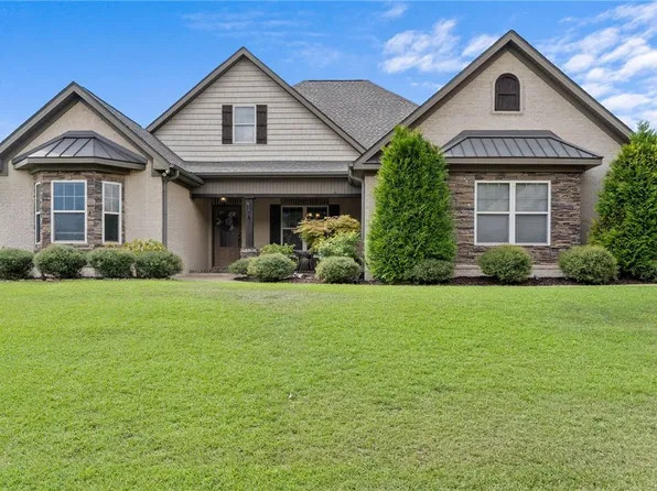 11696 Arbor Oaks Rd, Northport, AL 35475