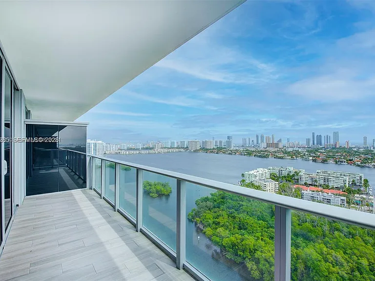 16385 Biscayne Blvd #2515 — Photo 18