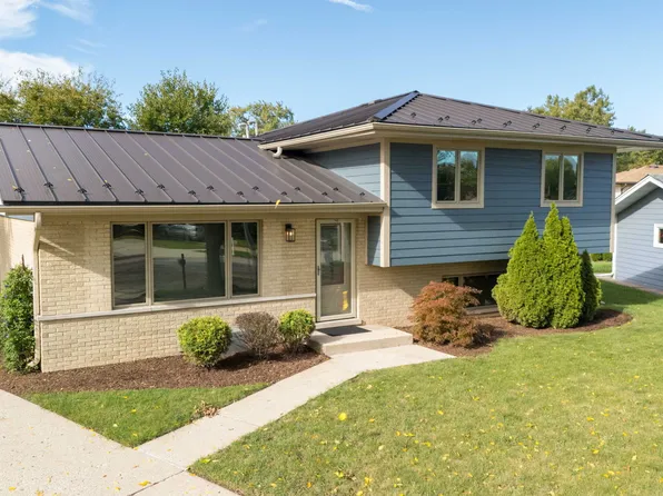 740 Terrace Ct, Schaumburg, IL 60193
