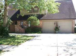 12207 Level Run St, Meadows Place, TX 77477