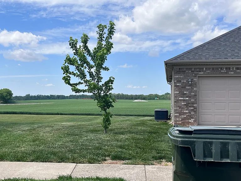 412 Yorkshire Way — Photo 2