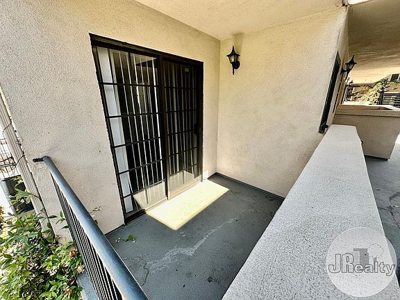 4th image of 1130 Newport Ave Unit 110