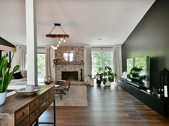 5th image of 119 Cherrywood Trl