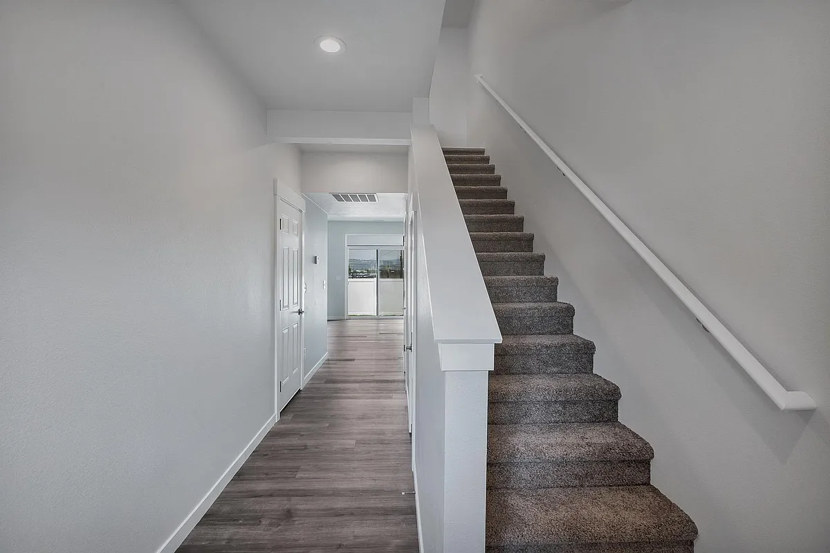 Entry - 7209 E Pacific Way #3