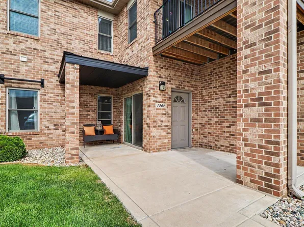 1361 Prairie Dr, Crown Pt, IN 46307