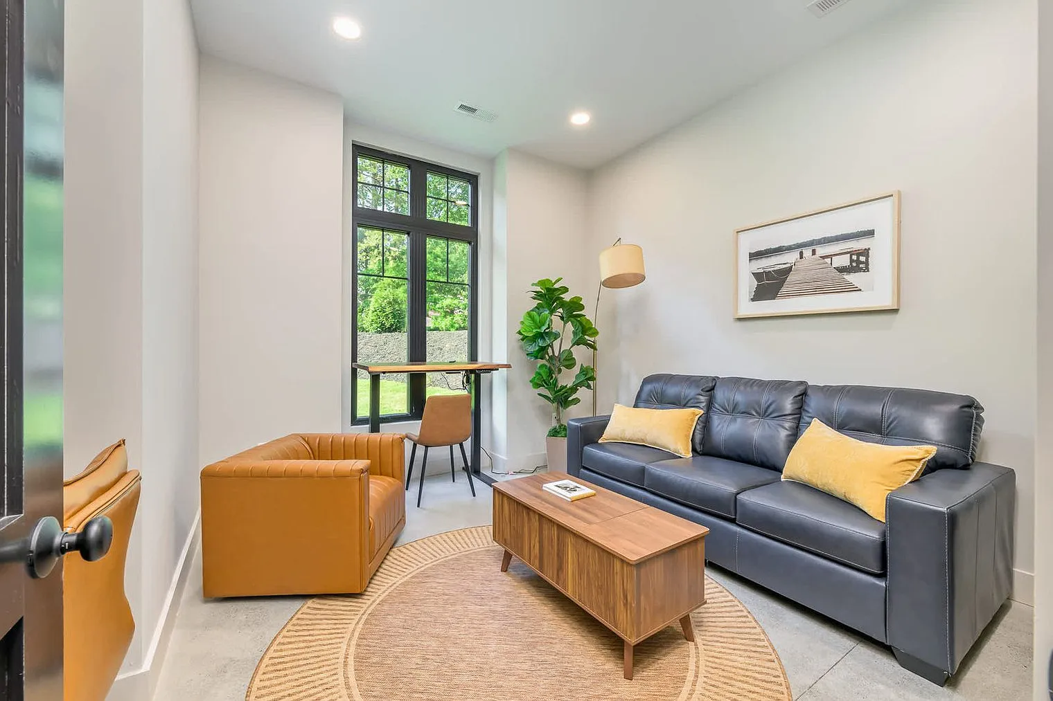 3 bed, 3.0 bath, 2497 sqft, $6,977 — Photo 2