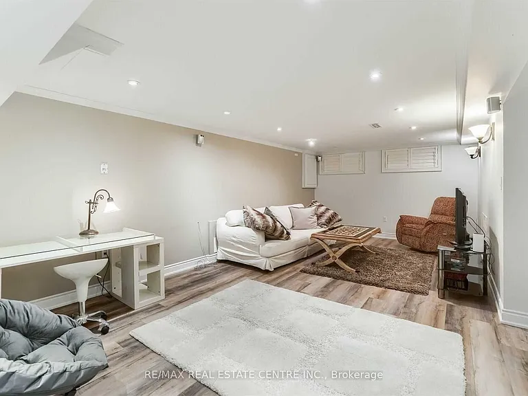 41 Clearside Pl — Photo 33