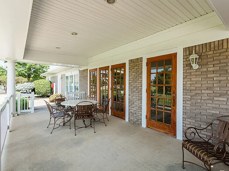 Oakmonte Apartment Homes — Photo 23