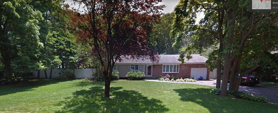 1st image of 8 Knob Hill Dr