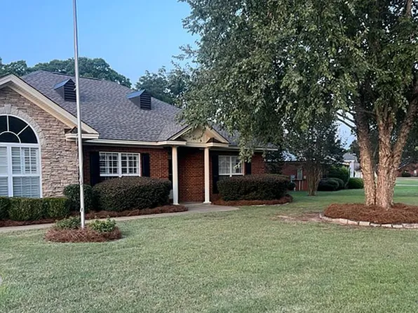 148 Country Club Dr, Wetumpka, AL 36092