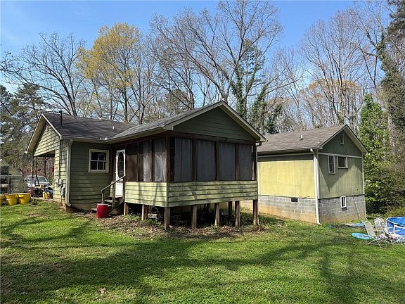 3rd image of 65 Black Oak Rd SW