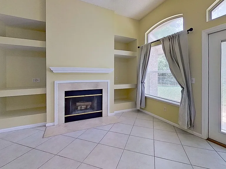 12404 Hatton Chase Ln W — Photo 6