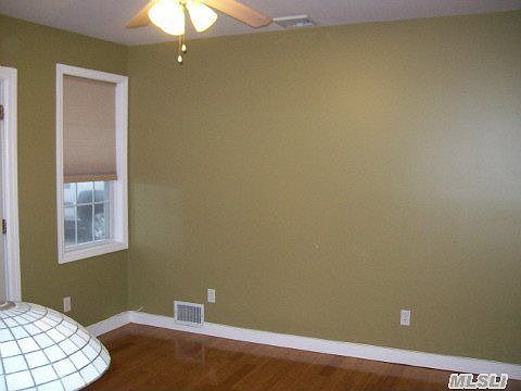 3rd image of 260 E John St
