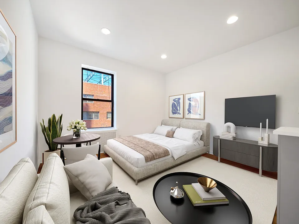 317 W 74th St #5B