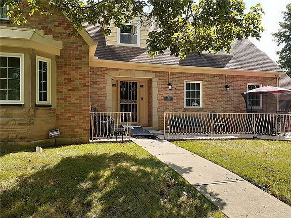 4th image of 2804 Princeton Dr
