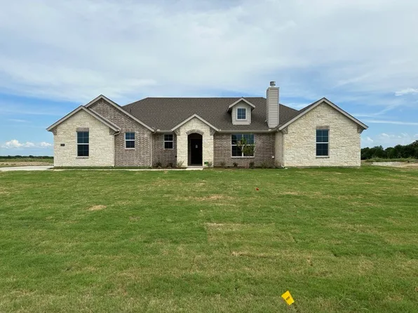 2727 Burr Oak Rd, Terrell, TX 75160