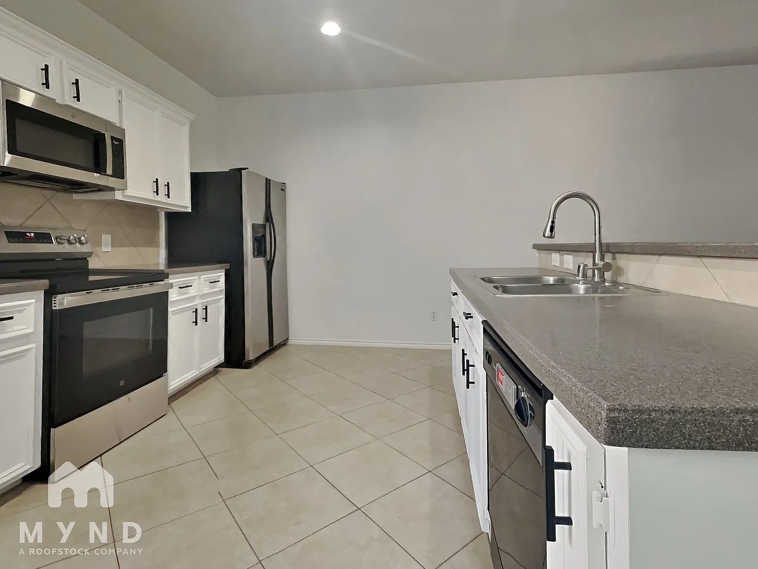 2 bed, 2.0 bath, 1686 sqft, $1,995 — Photo 4