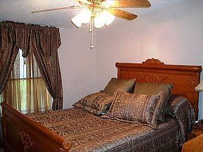 3rd image of 620 Clove Ln