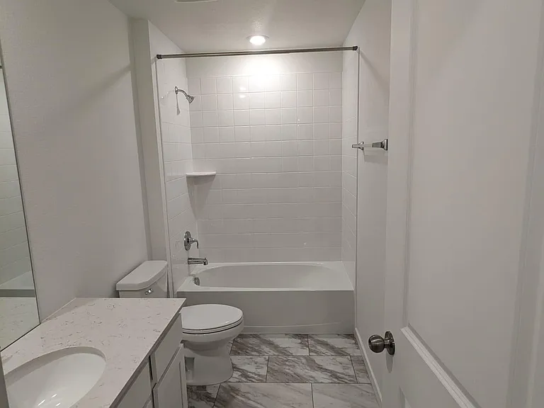 Common bathroom for Guest berooms