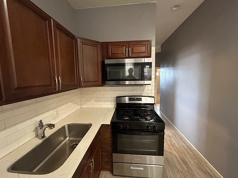 2460 K St #B — Photo 4
