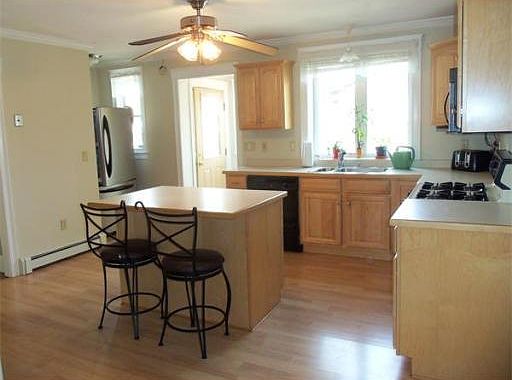 5th image of 94 Standish Ave