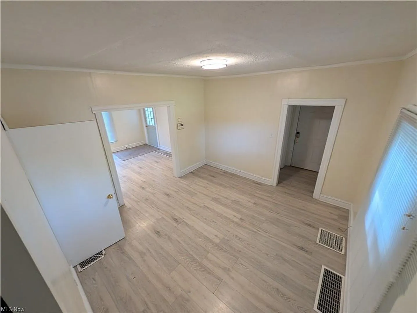 4 bed 2 Bath Rental — Photo 2