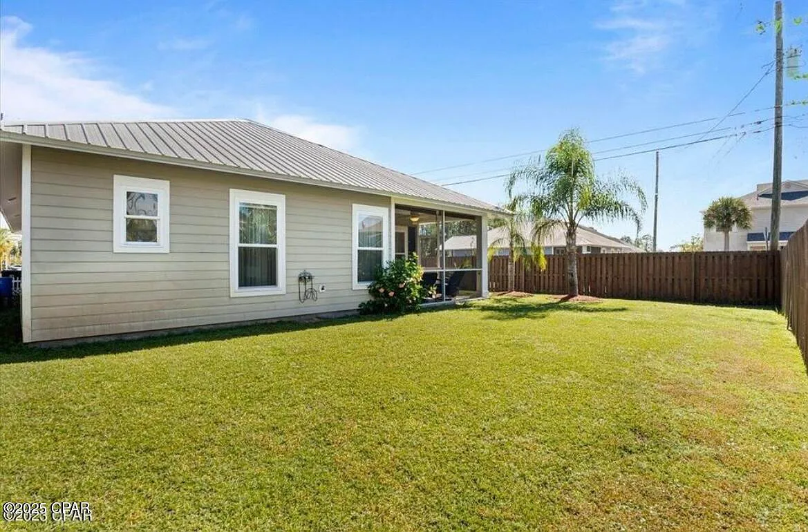3 bed, 1400 sqft, $2,600 — Photo 3