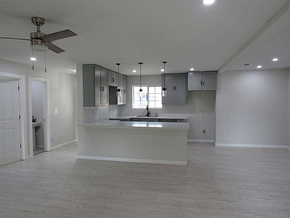 5th image of 321 Crescent Dr