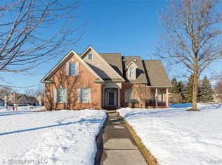 652 Prestwick, Saint Clair, MI