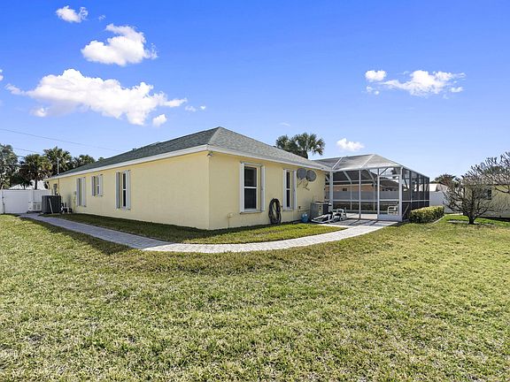 4th image of 2092 SW Villanova Road