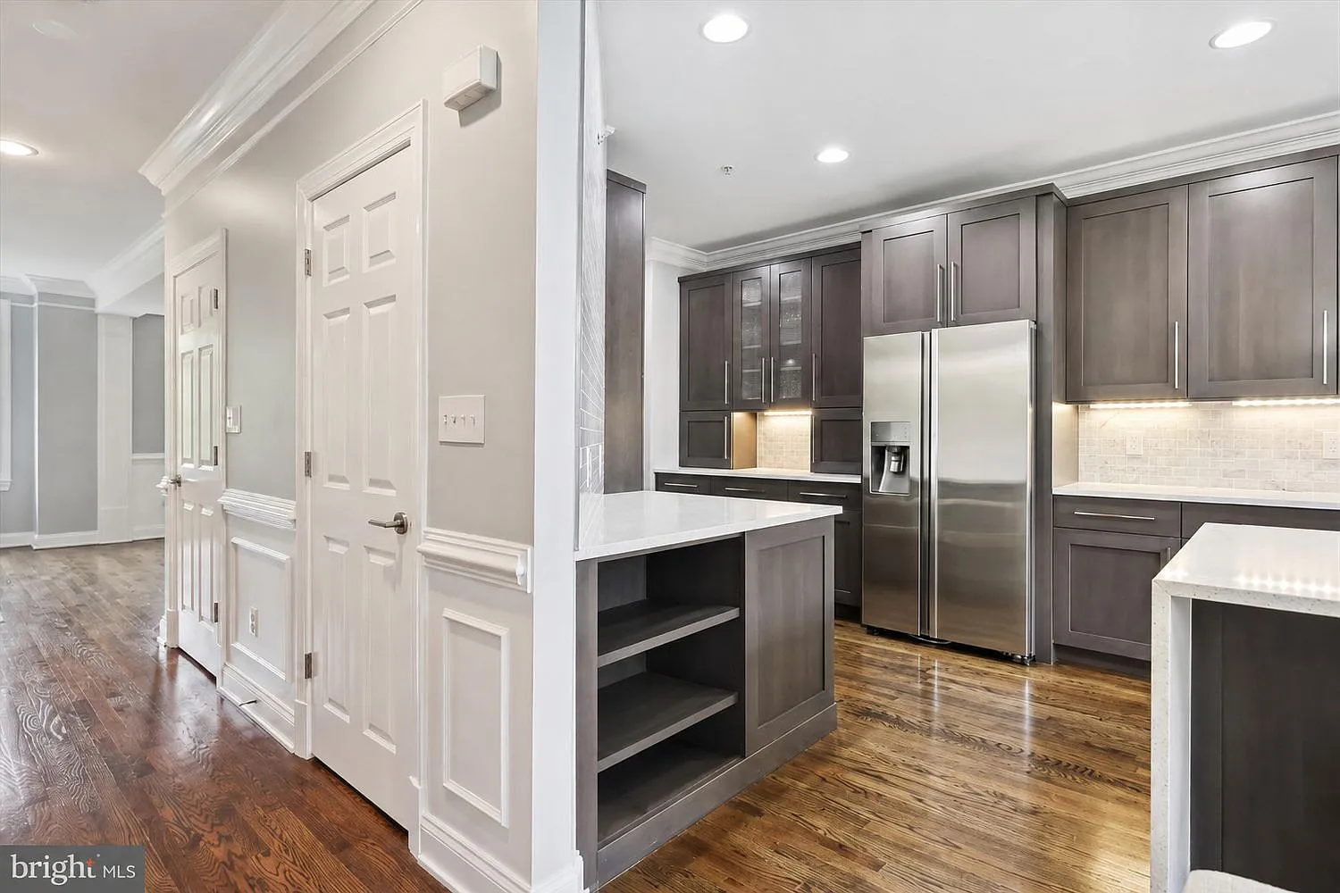 3 bed, 3.5 bath, 2466 sqft, $5,400 — Photo 3