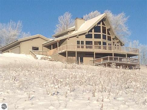 3rd image of 5700 S Hlavka Hills Dr