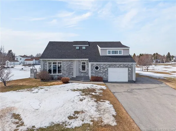 116 Des Champs St, Lamaque, NB E8T 1E7