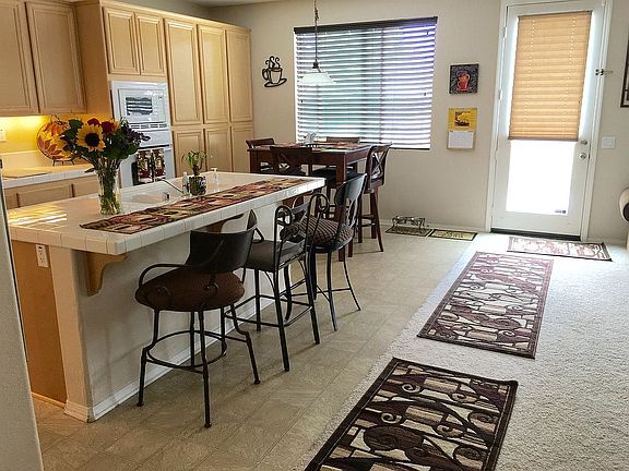 3rd image of 156 Bay Cir
