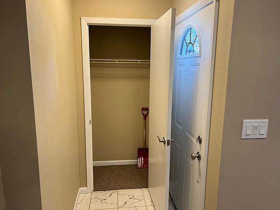 3rd image of 13 Deerberry Ln