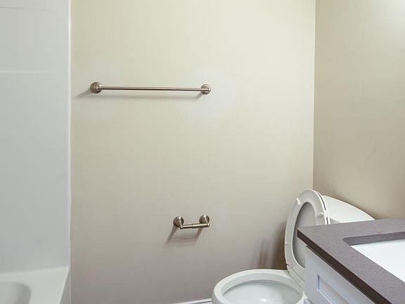 3rd image of 241 N Elbert St #Elbe241-f