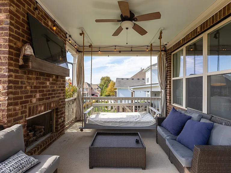 2033 Callaway Park Pl — Photo 37