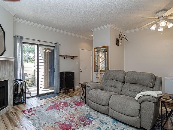 3rd image of 7025 N Holiday Dr