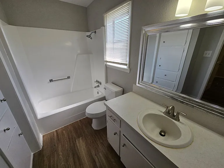 1309 Airline Dr — Photo 12