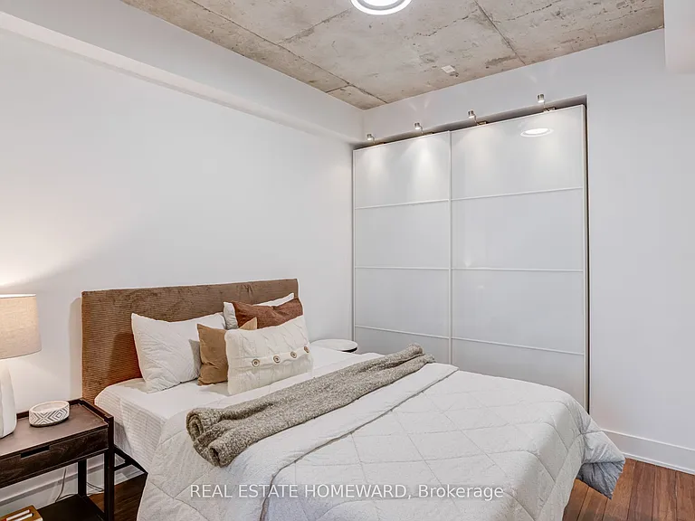 90 Trinity St #709 — Photo 10