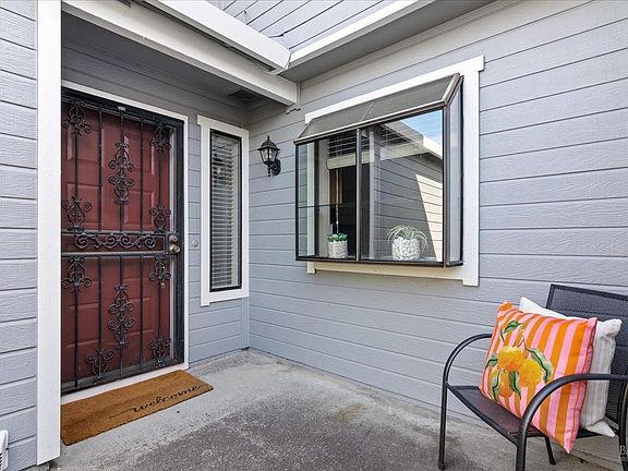 4th image of 1754 Stuart Court
