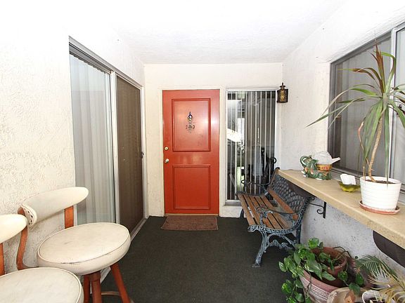 5th image of 605 N Louise St Unit 310