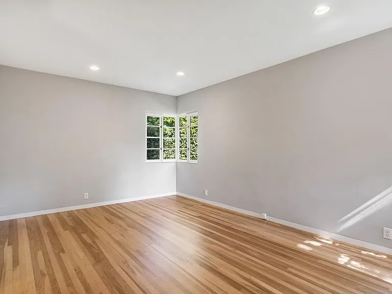450 N California Ave — Photo 26