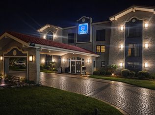 Monarch Luxury Studio Apartments, Tallahassee, FL 32301