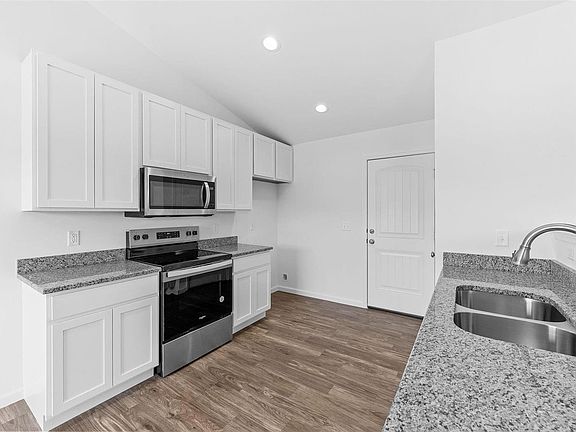 5th image of 60 Brussels Valley Dr