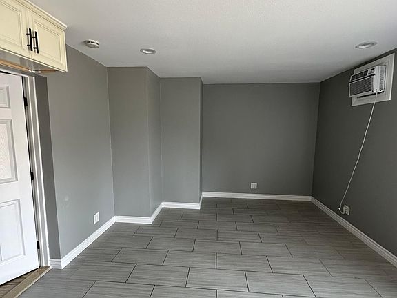 4th image of 1736 S Vicentia Ave #B