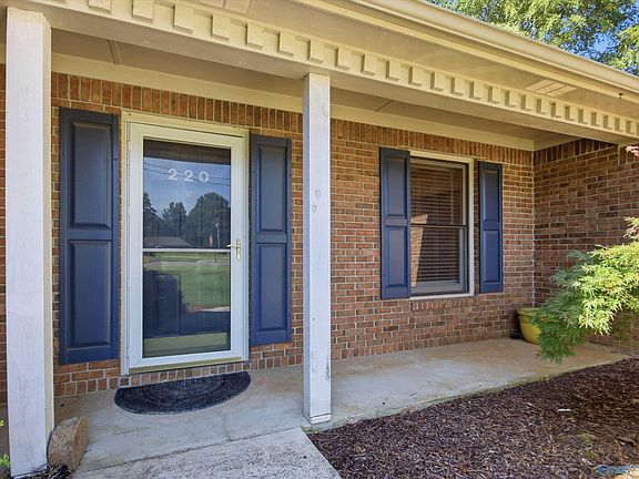 4th image of 220 Bent Oak Cir
