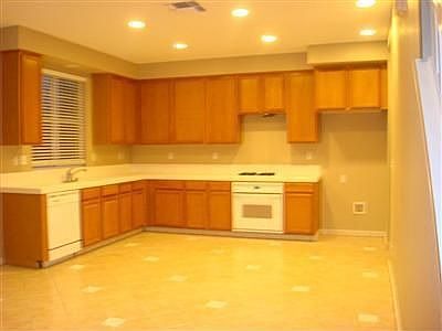 2nd image of 944 Twin Oaks Dr