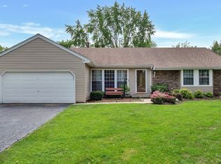 332 Iowa Ct, Carol Stream, IL 60188