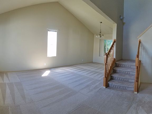 5th image of 3227 NE Chaudie Ct